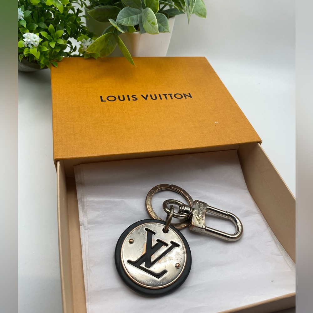 Meet your Posher(s) Ray & Rae - Picture 4 of 16